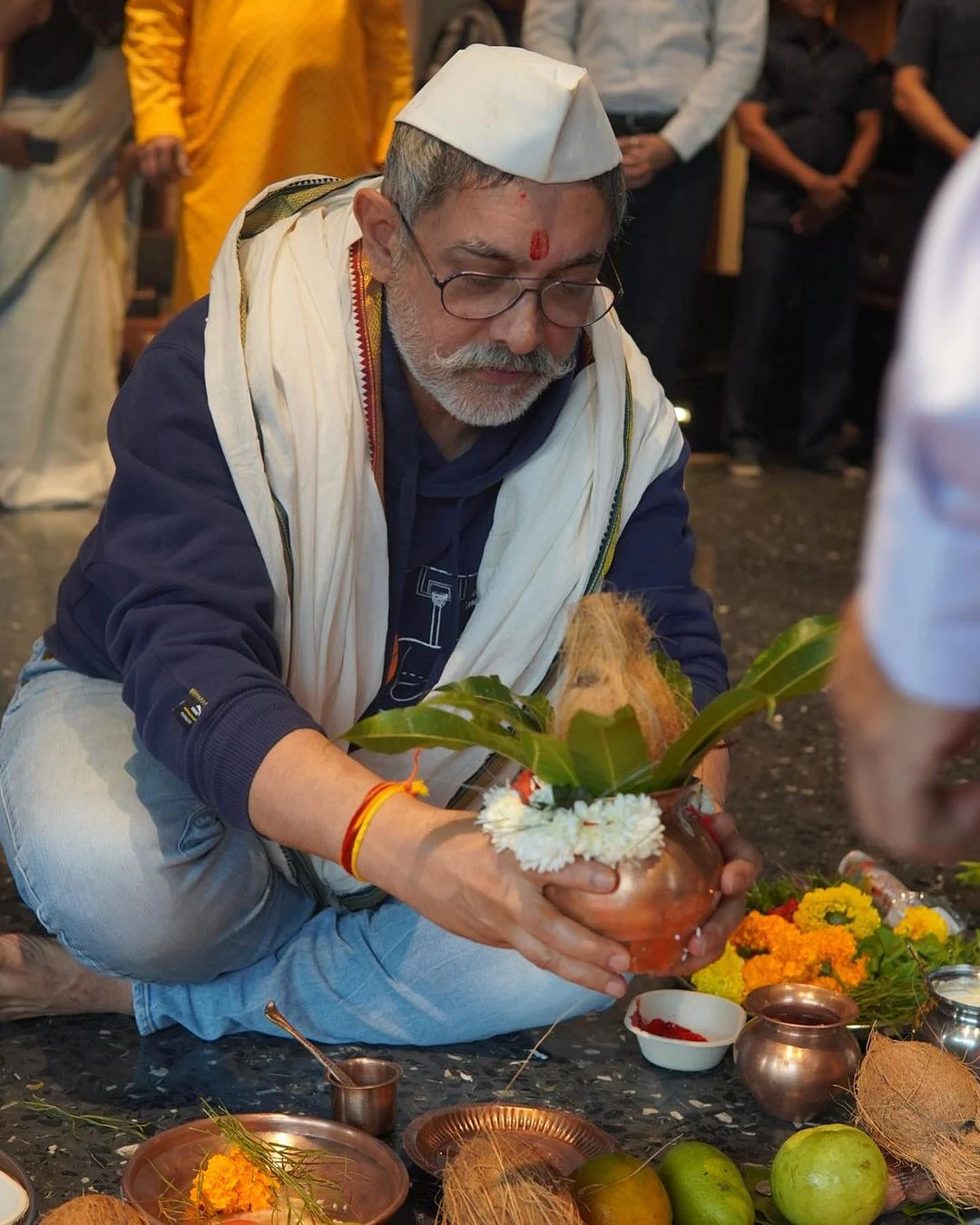 பூஜையில் ஆமிர் கான்