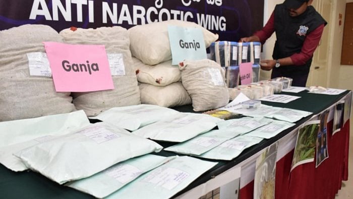 ரூ.6 கோடி மதிப்பிலான போதைப்பொருள்கள் பறிமுதல்... போலீஸார் தீவிர விசாரணை - பெங்களூருவில் அதிர்ச்சி!