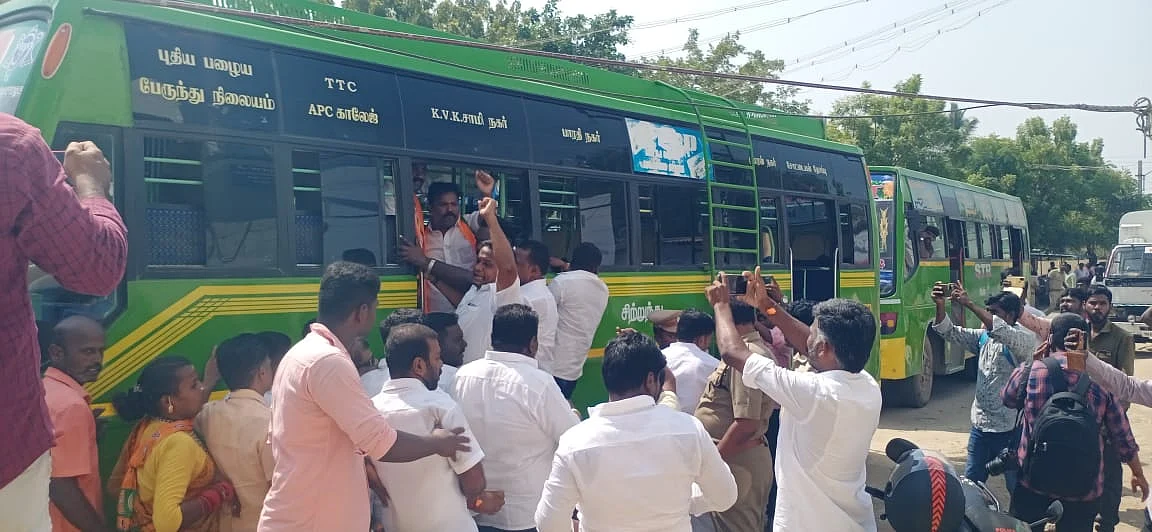 கைத் செய்யப்பட்ட பா.ஜ.க-வினர்