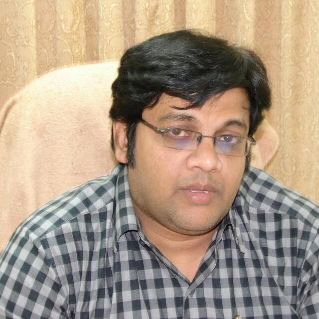 பொது சுகாதாரத்துறை தடுப்பூசித் திட்ட அலுவலர் மருத்துவர் வினய்