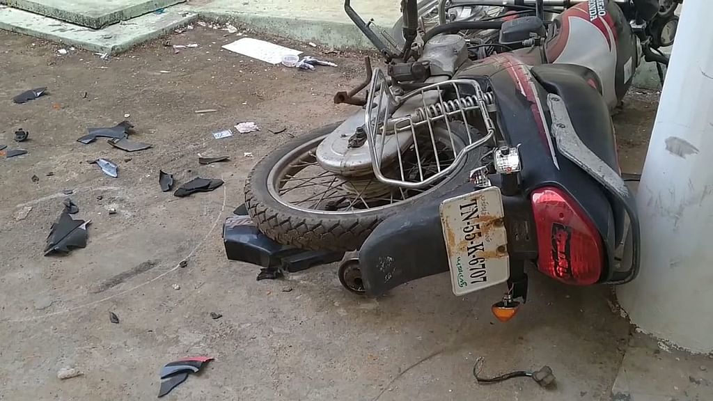 புதுக்கோட்டை: கல்லூரி மாணவியிடம் ஆபாசப் பேச்சு... லீக் ஆன ஆடியோ- பணி நீக்கம் செய்யப்பட்ட ஆசிரியர்!