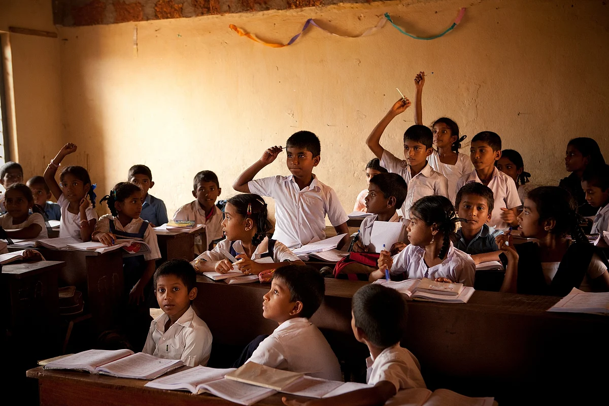 `10-ம் வகுப்பு மாணவர்களுக்கு இனி இரண்டு செமஸ்டர் தேர்வுமுறை' - ஆந்திர அரசு முடிவுக்கு காரணம் என்ன?