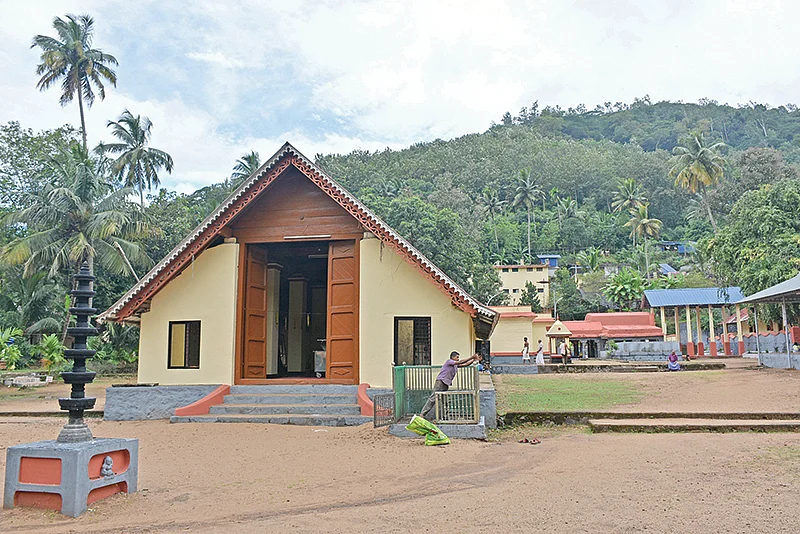 ஆர்யங்காவு ஆலயம்