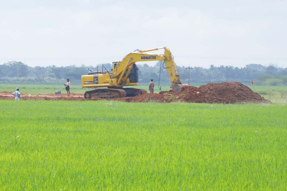 “உயிரோடு புதைக்குறாங்க!” - கதறும் விவசாயிகள்... தூங்கும் ஸ்டாலின்?