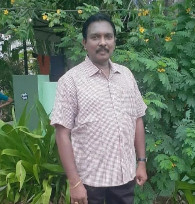 பள்ளித் தலைமை ஆசிரியர் ஜூலியஸ் ரவிச்சந்திரன்