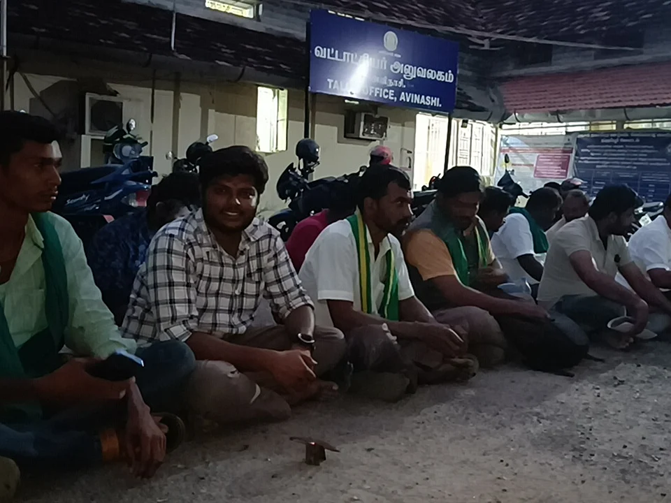பட்டா திருத்தம் செய்ய ரூ.50 ஆயிரம் லஞ்சம்...?
விடியவிடிய போராட்டத்தில் ஈடுபட்ட விவசாயிகள்!