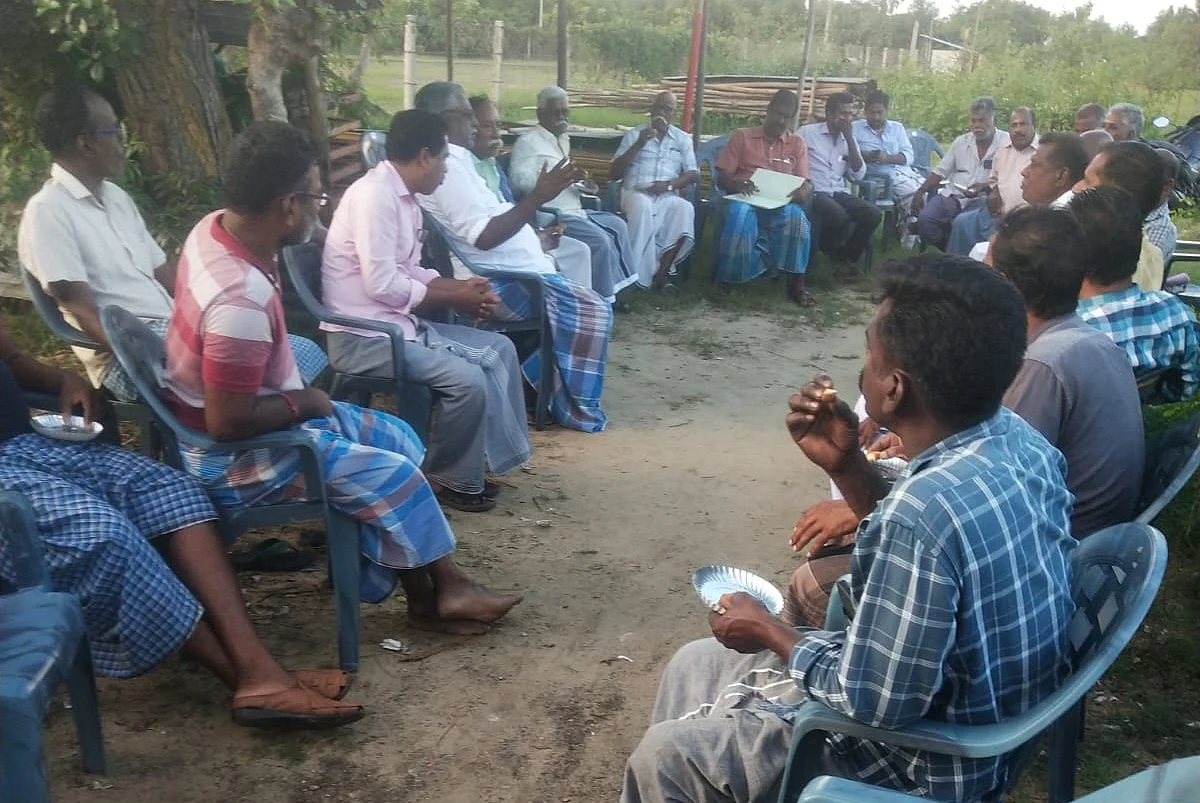 கிராமத்தினர்
