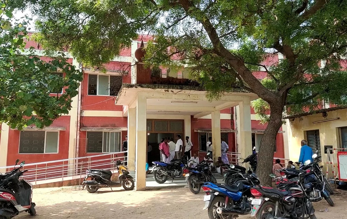திருச்செந்தூர் நீதிமன்றம்