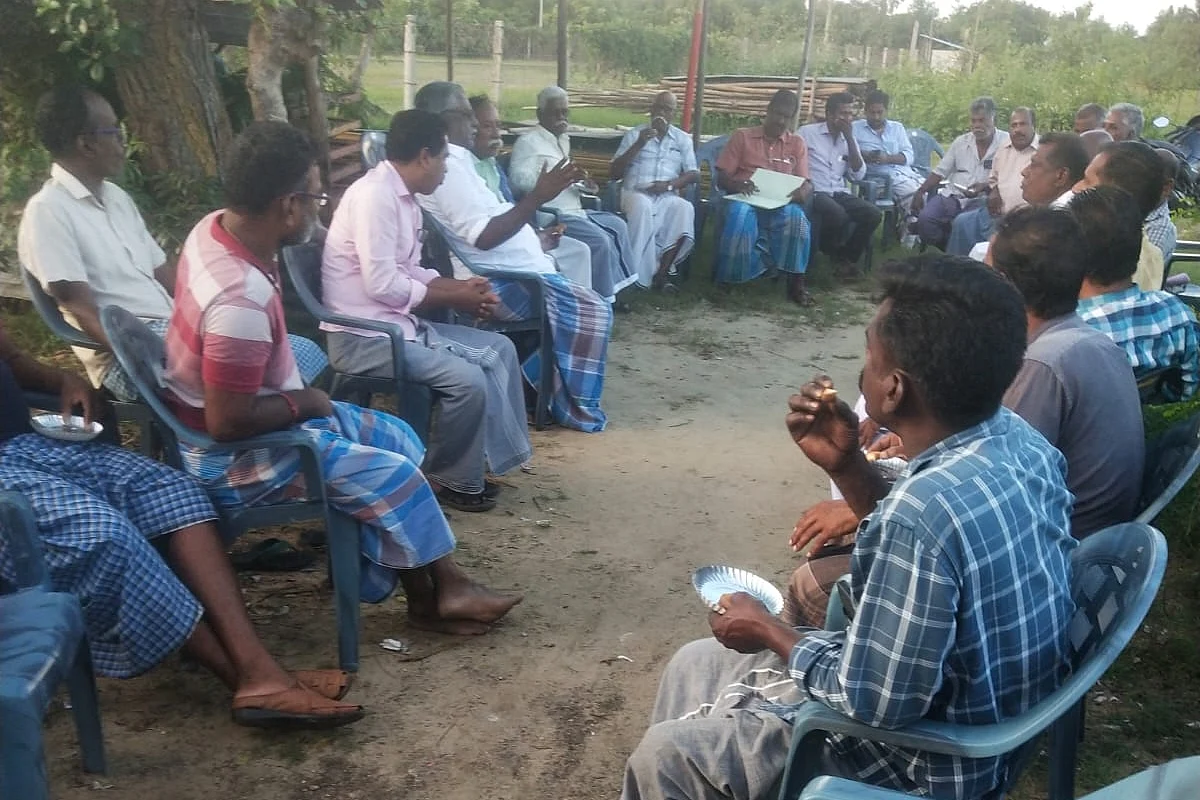 கிராமத்தினர்