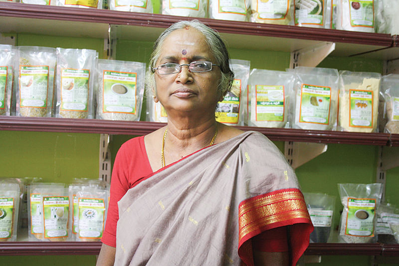 இயற்கை அங்காடியில் சாரதா