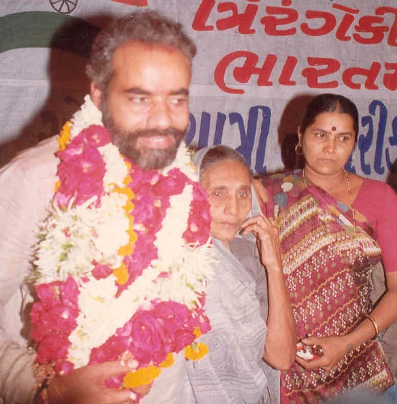 மோடி - ஹீராபென் மோடி