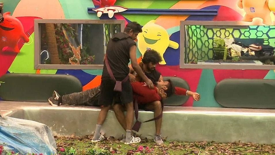 பிக் பாஸ் 6 நாள் 53: மயங்கி விழுந்த அசிம்