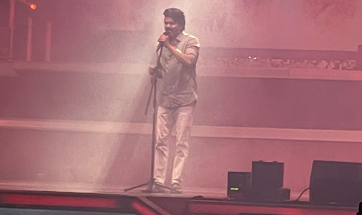 Vijay: `` பிரச்னைகள் வருது; ஆனா... என்னை உருவாக்கிய உளிகளான ரசிகர்கள்...