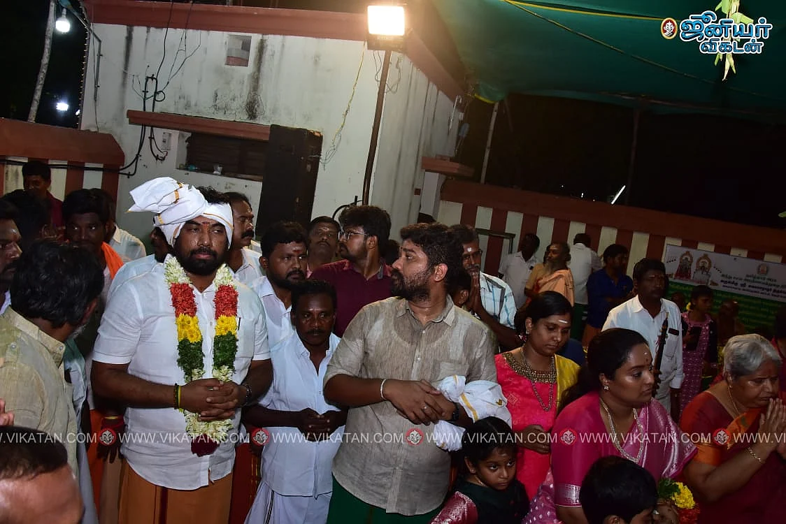 பரிவட்டத்துடன் ஜெயபிரதீப்
