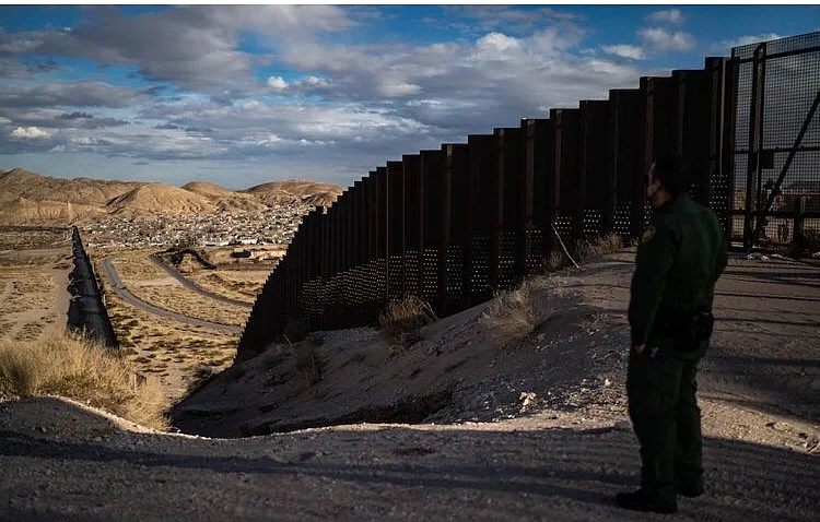 ட்ரம்ப் சுவர் (Trump wall)