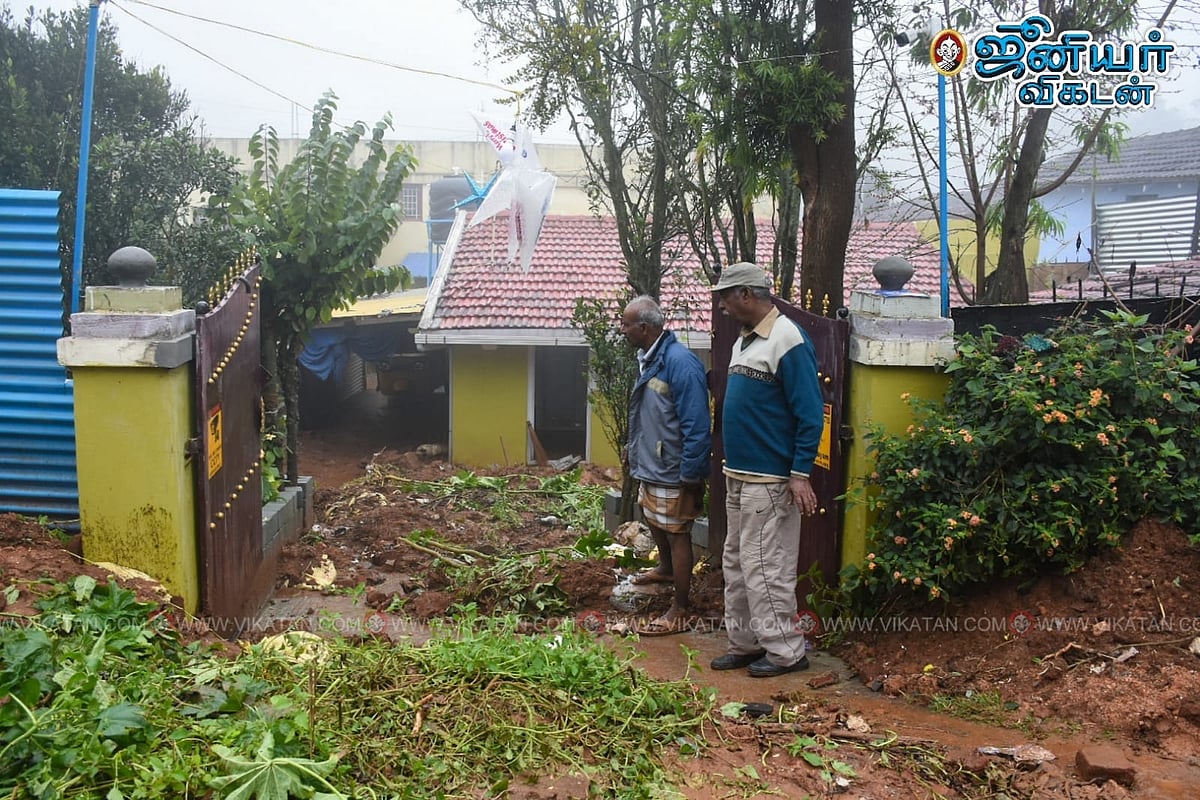 நீலகிரி: ஒரே இரவில் கொட்டித் தீர்த்த 300 மி.மீ மழை; உருக்குலைந்த குன்னூர்... மலை ரயில் சேவை ரத்து!