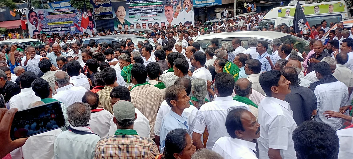 கோவை அதிமுக போராட்டம்