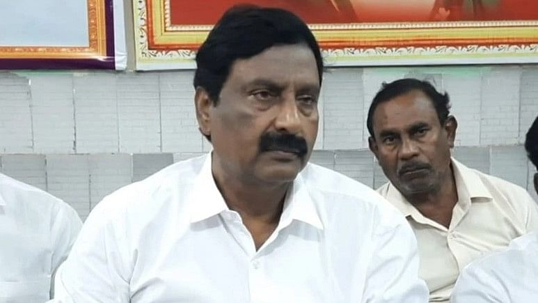 புதுச்சேரி அதிமுக கிழக்கு மாநிலச் செயலாளர் அன்பழகன்