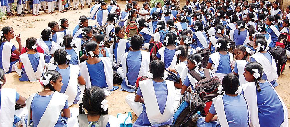 ‘ப்ரீ-மெட்ரிக் ஸ்காலர்ஷிப்’ ரத்து - சிறுபான்மையினரை ஒடுக்கும் நடவடிக்கையா?