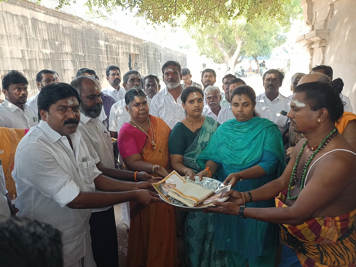 ``யானைப் பசிக்கு சோளப்பொறி போல பொங்கல் பரிசு அறிவிப்பு!