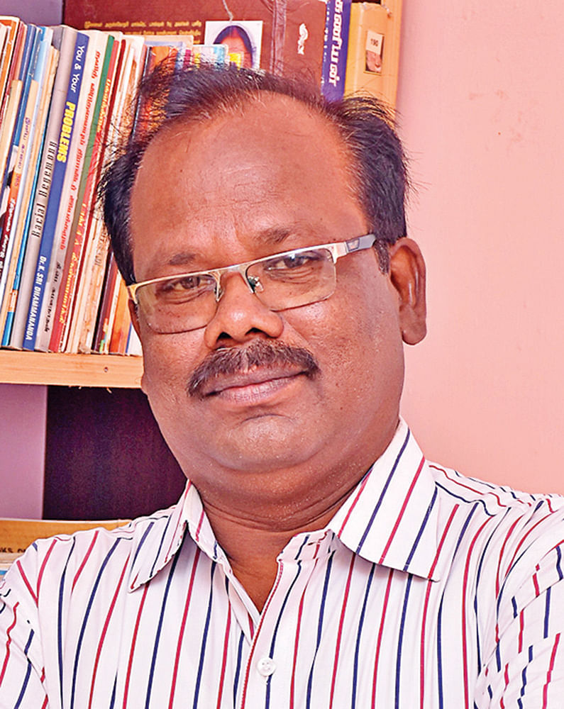 மூணு பிள்ளைகளோட நடுத்தெருவுல நிக்கிறேன்...