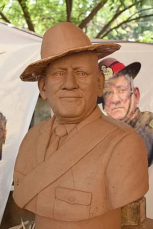 பிபின் ராவத் ஐம்பொன் சிலை