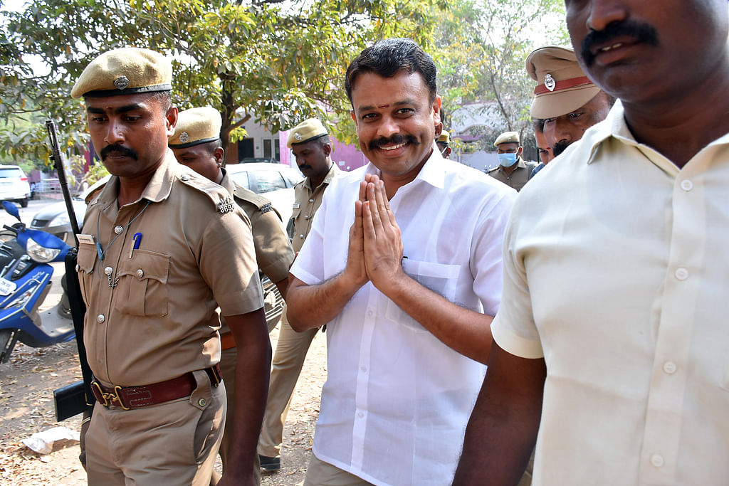 பிறழ் சாட்சியான சுவாதி... உஷ்ணமான உயர் நீதிமன்றம்... மீண்டும் பரபரக்கும் கோகுல்ராஜ் கொலை வழக்கு!