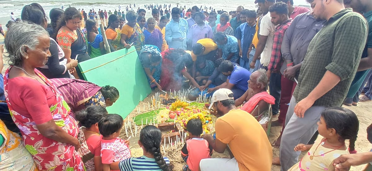 `மறக்கமுடியாத டிசம்பர் 26' - பல்லாயிரம் பேரை பலிகொண்ட சுனாமி நினைவு தினம்!