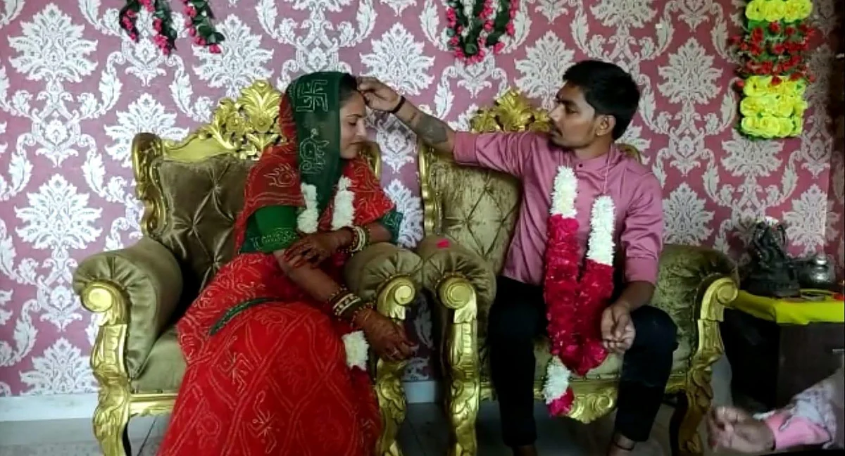 நிச்சயத்திற்குப் பிறகு ஏற்பட்ட விபத்து; ரத்தான திருமணம்; அதே பெண்ணைக் காதலித்து மணம் செய்த இளைஞர்!