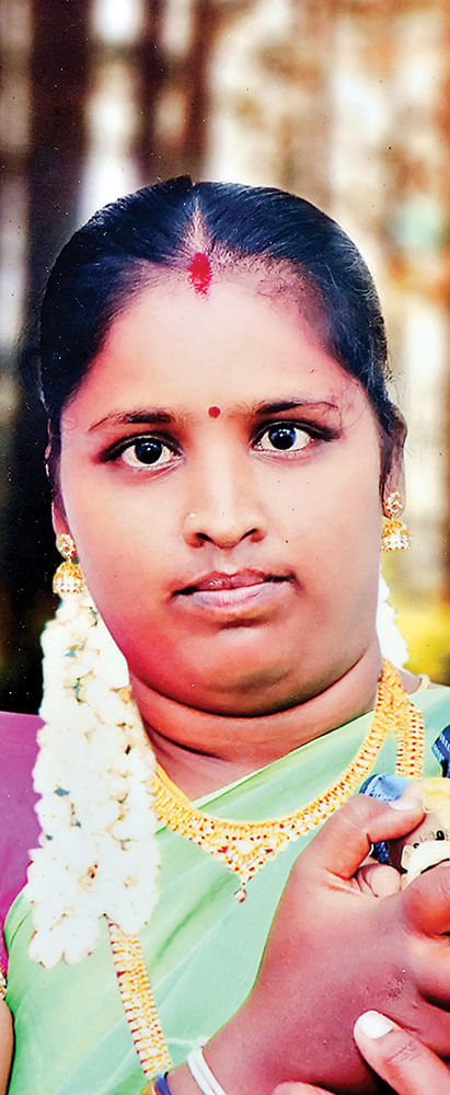மூணு பிள்ளைகளோட நடுத்தெருவுல நிக்கிறேன்...