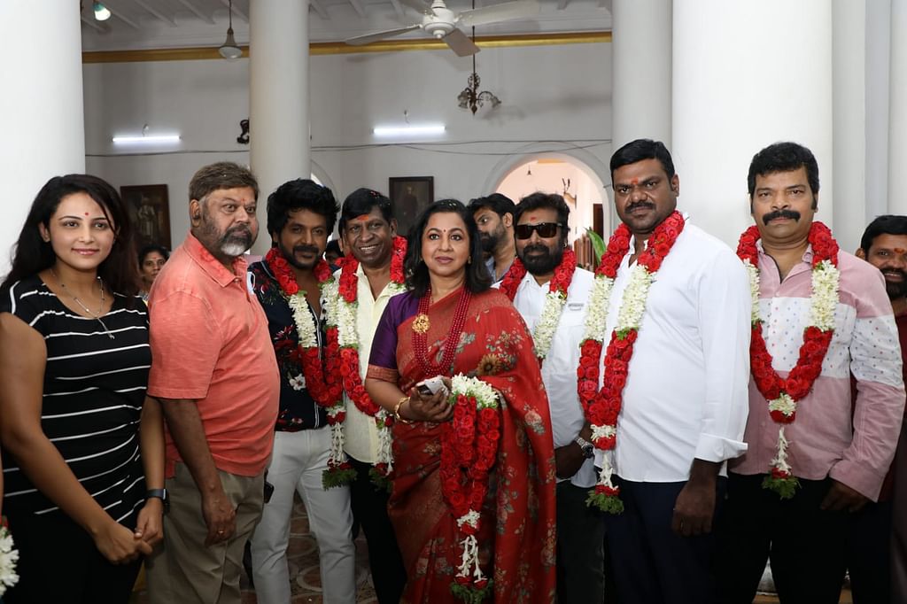 பட பூஜையின் போது