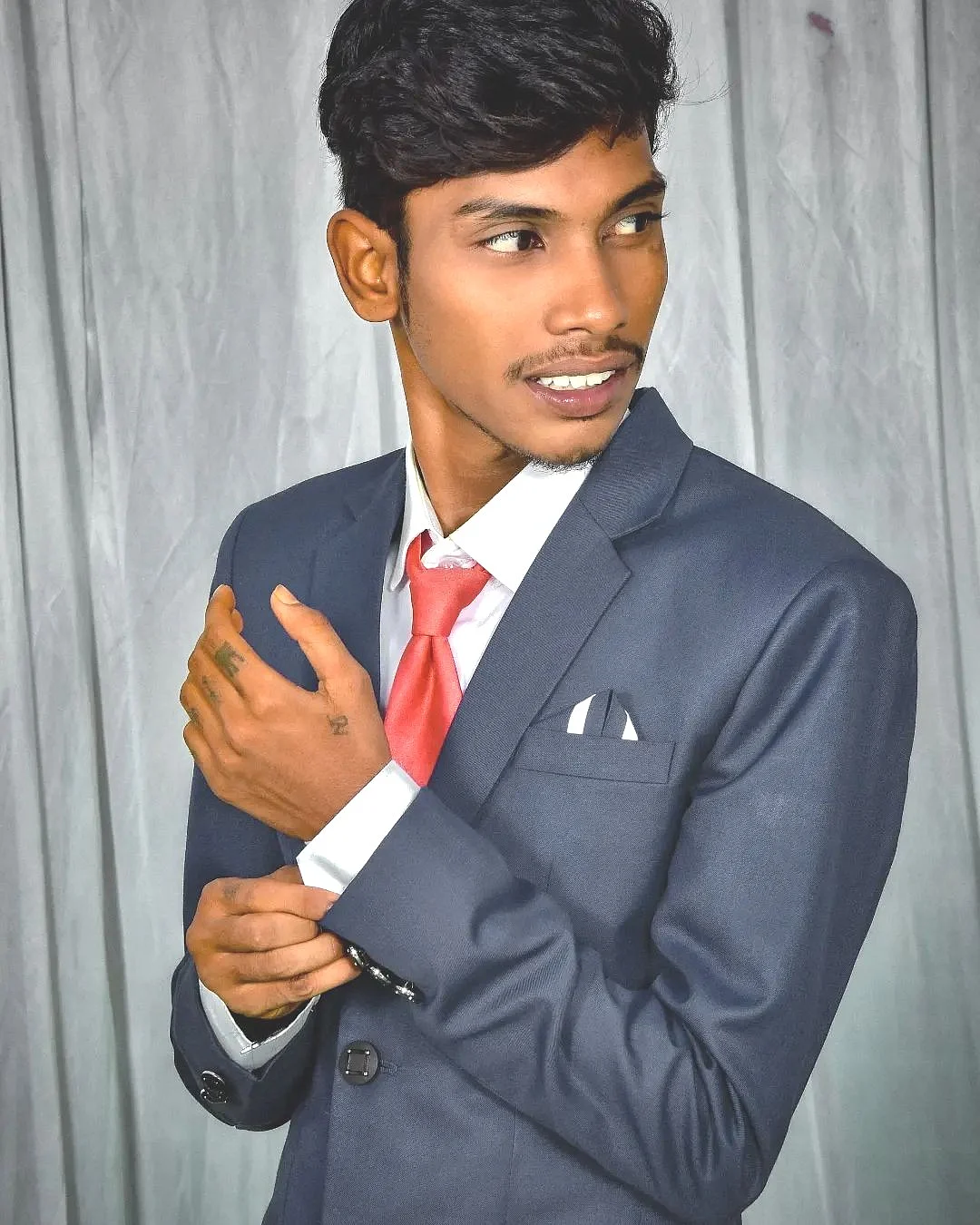 கைதுசெய்யப்பட்ட நண்பன் முகேஷ்வரன்