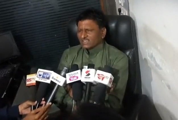 `வாக்காளர்களைக் காணச்சென்ற வேட்பாளரை பாஜக-வினர் வாள்களால் தாக்கினார்கள்!' - காங்கிரஸ் குற்றச்சாட்டு