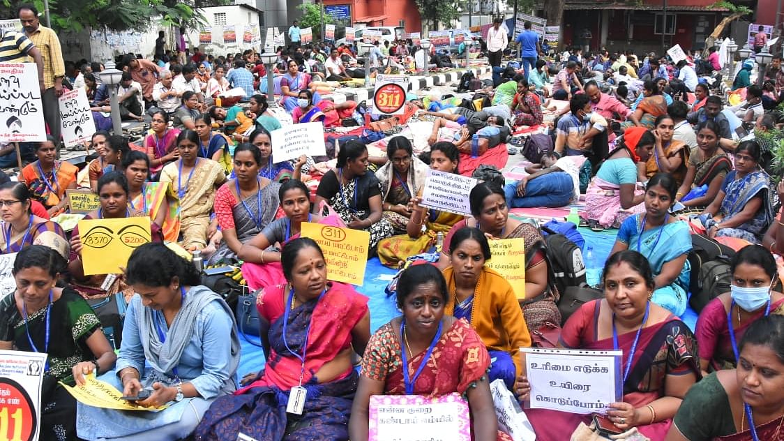 இடைநிலை ஆசிரியர்களின் போராட்டம்