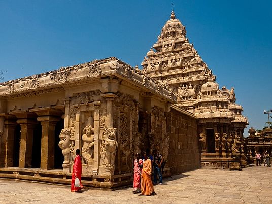 கட்டடக் கலைக்குப் பெருமை சேர்க்கும் தாரமங்கலம் கயிலாசநாதர் கோயில்; வியக்கவைக்கும் சிற்பக் களஞ்சியம்!