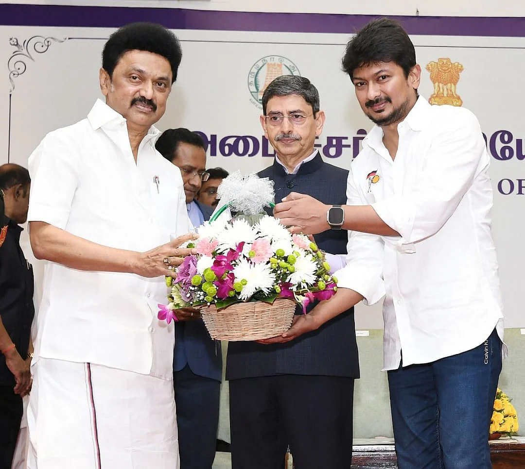 துரைமுருகன் அடித்த கமென்ட் முதல் பாட்டிகளிடம் ஆசீர்வாதம் வரை... உதயநிதி பதவியேற்பு சுவாரஸ்யங்கள்