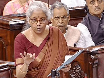 ஏமாற்றும் சீன லோன் ஆப்கள் மீது  நடவடிக்கை - நிர்மலா சீதாராமன்!