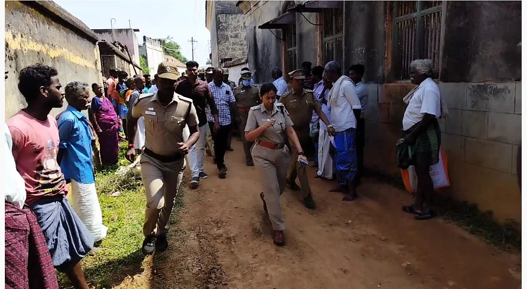 தாய், மகன் வெட்டிப் படுகொலை; அறுத்தெறியப்பட்ட சிசிடிவி ஒயர்கள்! - பொன்னமராவதியில் அதிர்ச்சி