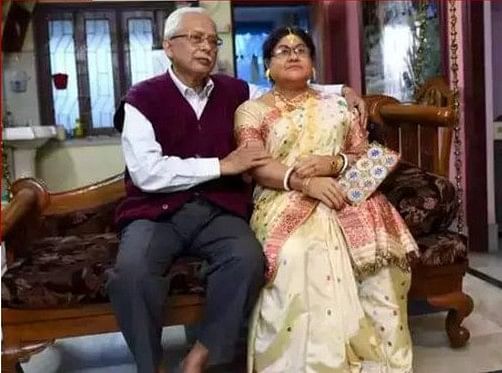 தபஸ் சாண்டில்யா - மனைவி இந்திராணியின் சிலிக்கான் சிலை