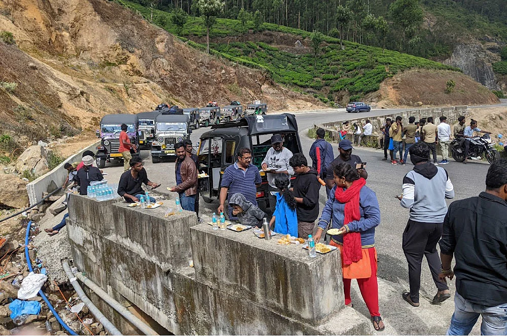 மயக்கும் சூரிய உதயம்...
மீசப்புலிமலையின் அற்புதம்!