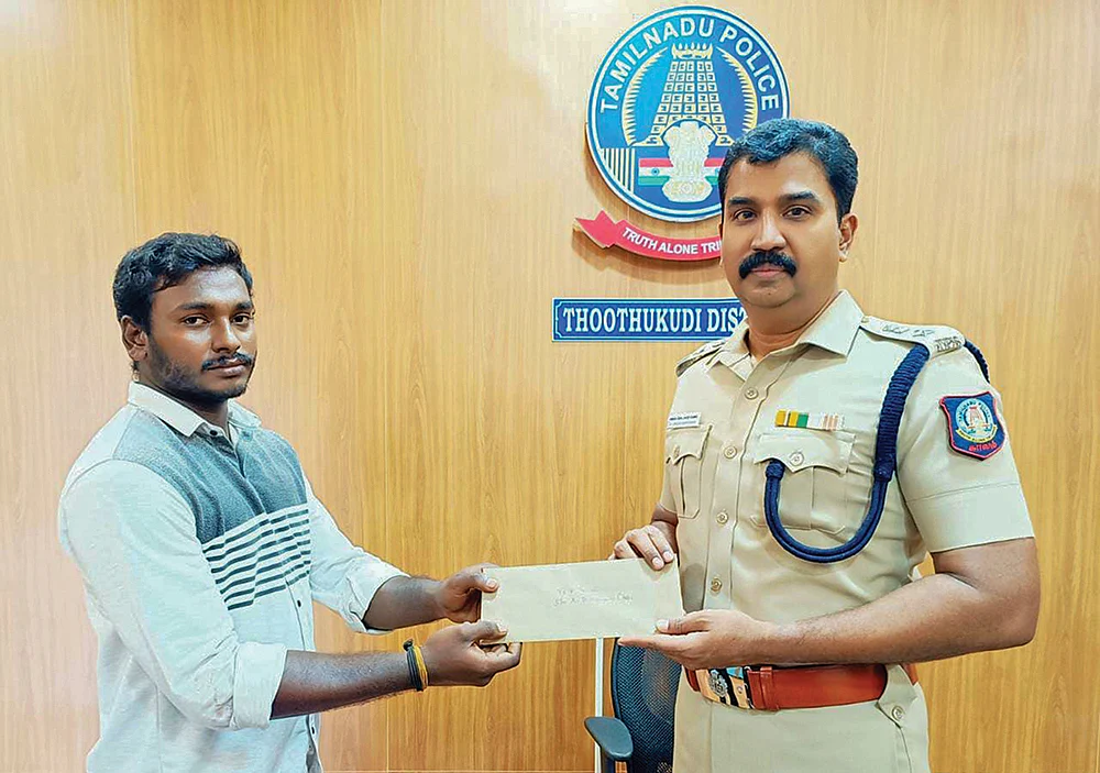 செத்தவங்க குடும்பத்துக்கும் அரசு வேலை... கொன்னவங்க குடும்பத்துக்கும் அரசு வேலையா?