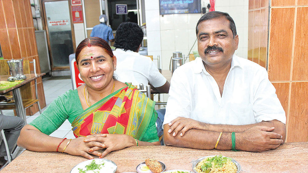 அமுதா, ராஜேந்திரன்