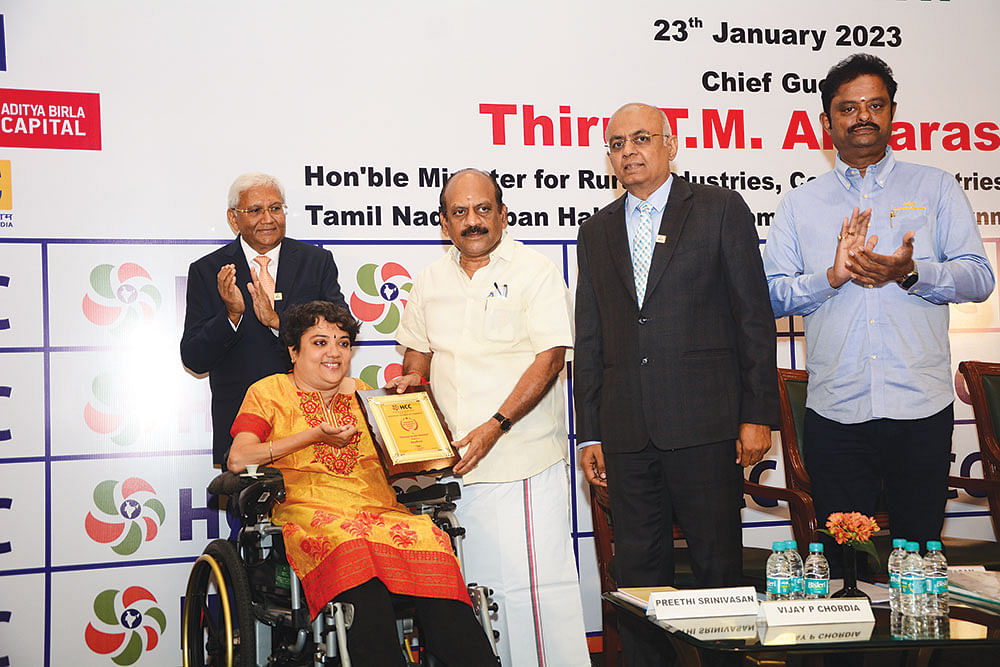வெற்றியாளர்களுக்கு விருது... கெளரவித்த ஹிந்துஸ்தான் சேம்பர்..!