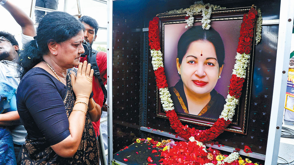 சசிகலா