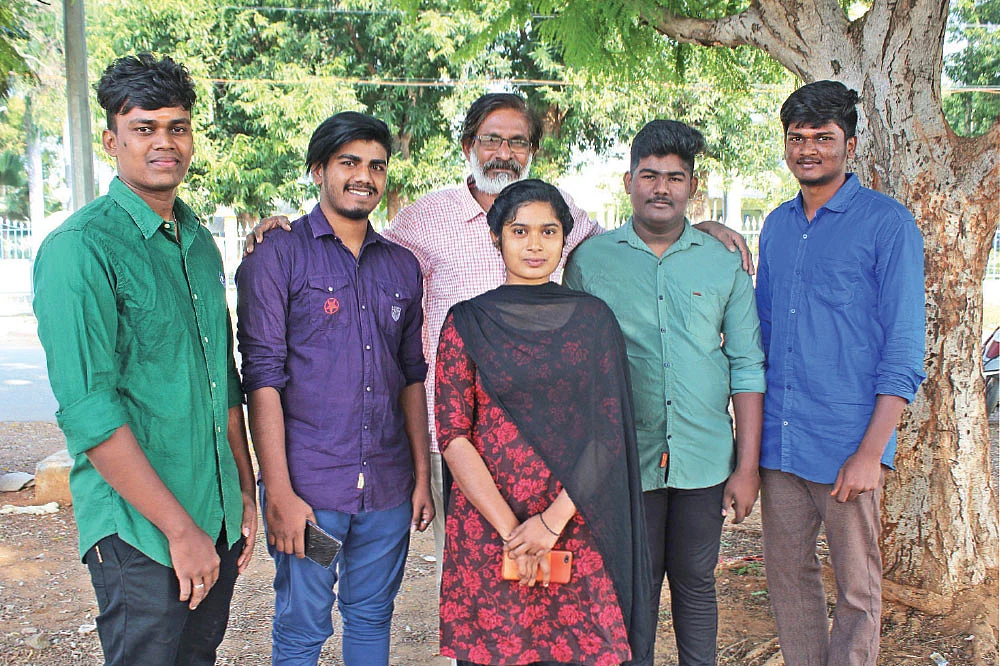 மாரத்தான் மனிதர்கள் - 18 - கல்வி கொடுத்துத் தந்தையுமானவர்!