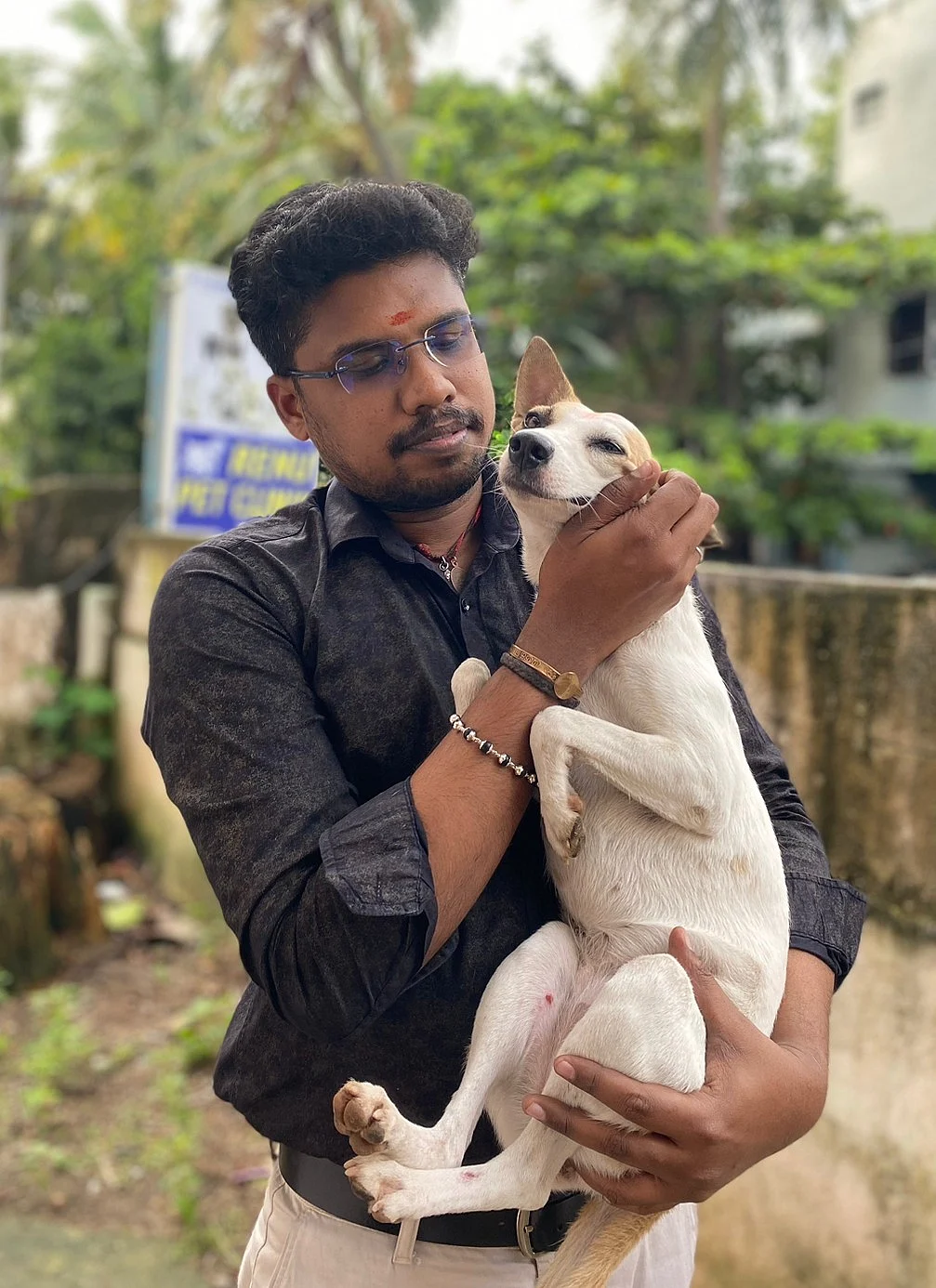 கால்நடை மருத்துவர் தனபால்