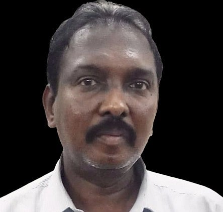 பள்ளி மாணவிகளுக்கு பாலியல் தொல்லை; தலைமறைவாக இருந்த தலைமை ஆசிரியர் கைது - சிக்கியது எப்படி?!