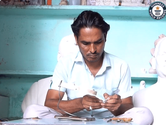 அரிசியைவிட சிறியது... உலகிலேயே மிகச்சிறிய மர ஸ்பூன்..!