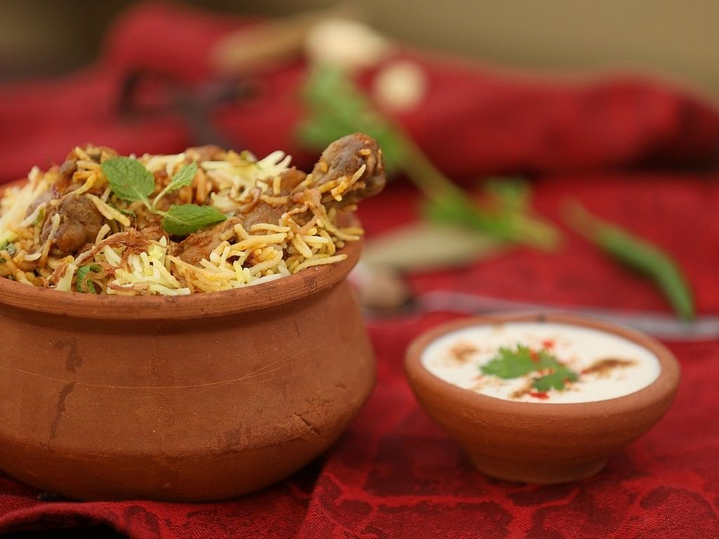 குடிபோதையில் மும்பையிலிருந்து பெங்களூரு ஹோட்டலில் உணவு ஆர்டர் செய்த பெண்; வைரலான பிரியாணி போஸ்ட்!