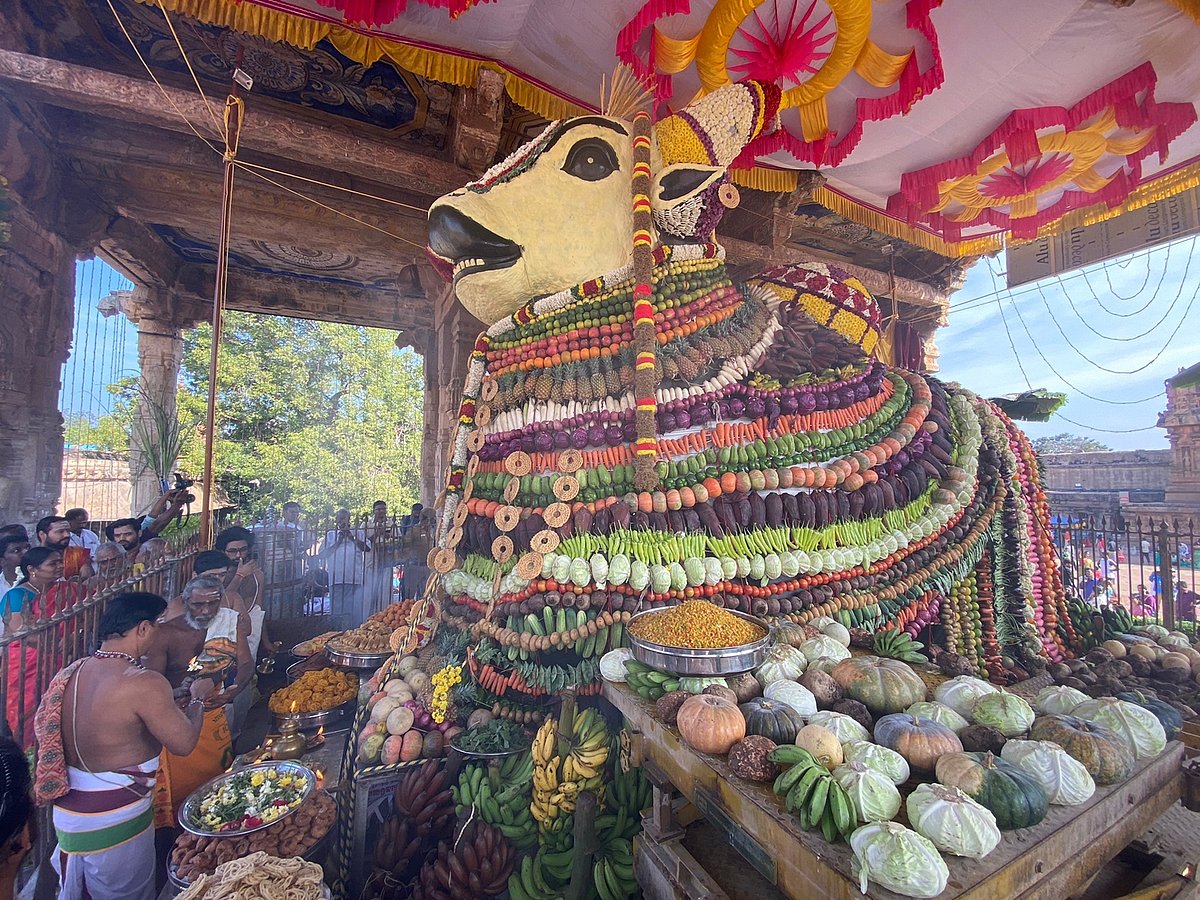 பெரியகோயிலில் மகரசங்கராந்தி: இரண்டு டன் காய், பழம், பலகாரத்தால் நந்தியம் பெருமானுக்கு அலங்காரம்!